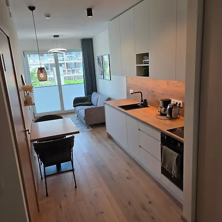 Brooklyn Style With Private Entrance * Tallin