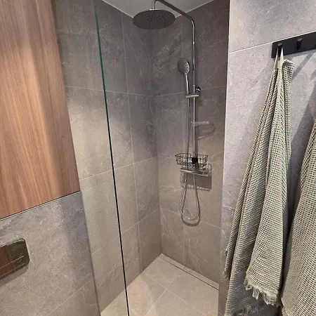 Korter Brooklyn Style With Private Entrance *